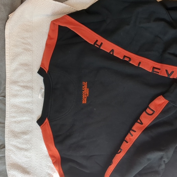 Harley-Davidson Black and Orange pullover Sweatshirt - Picture 6 of 16